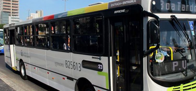 Impasse no reajuste das passagens de ônibus no Rio amplia a crise