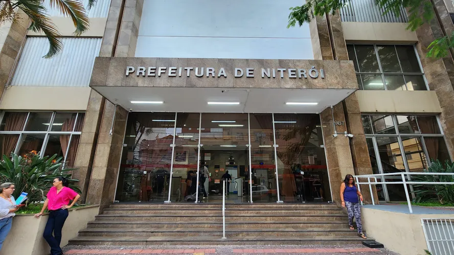 Professores de Niterói iniciam paralisação de 72 horas
